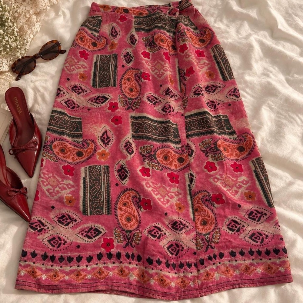 Pink Paisley Maxi Skirt Y2K JM size medium pink paisley floral maxi skirt